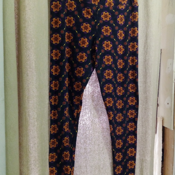 ❤️LULAROE LEGGINGS SENT! HEARTS FLORAL PLAID WOMEN'S TALL & CURVY CLOTHES PANTS - Picture 11 of 16